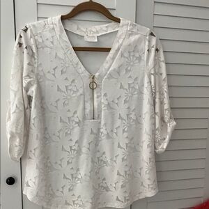 Siren Lily Ivory Floral V-Neck Blouse with 3/4 sleeves